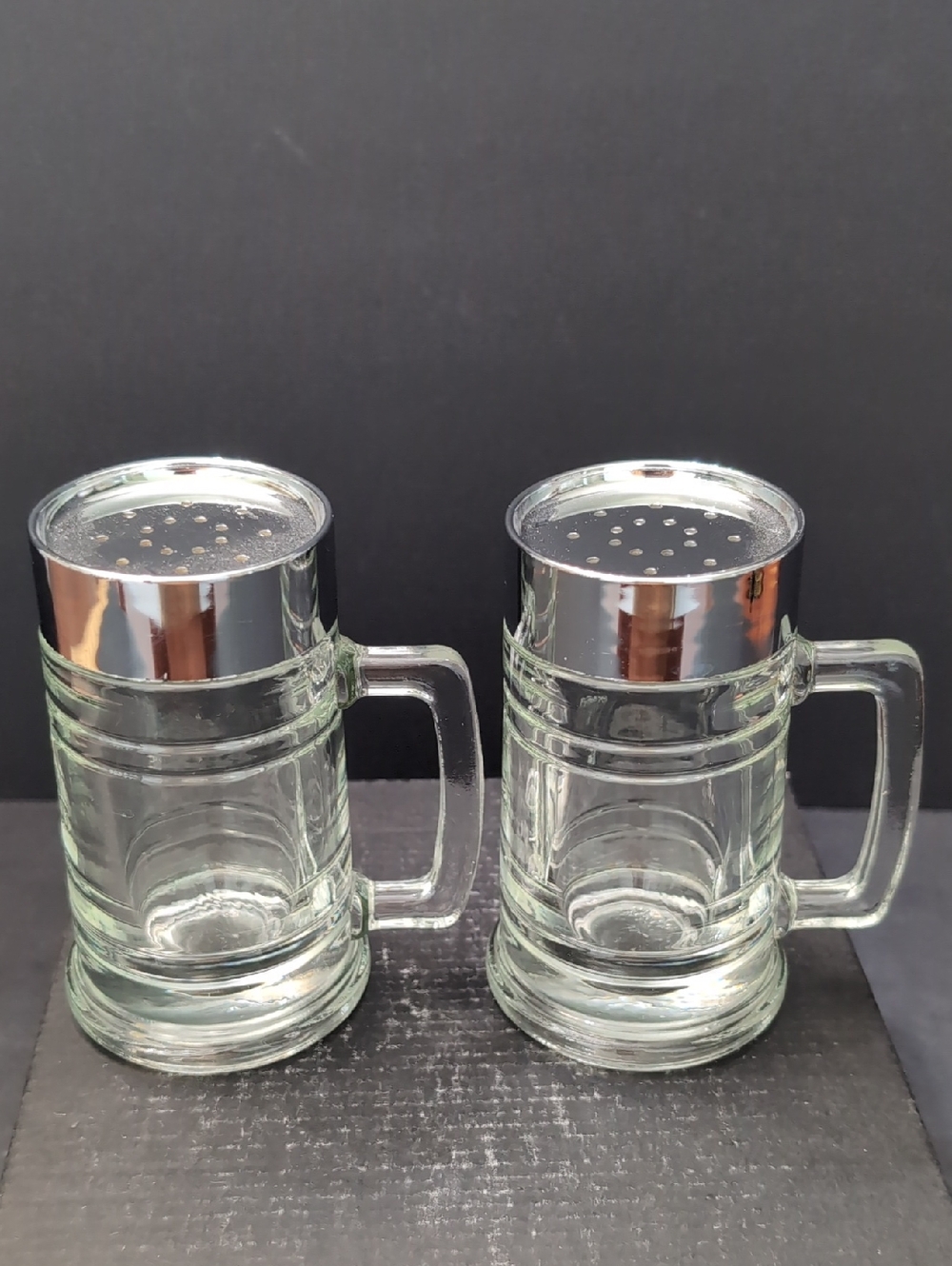 VGT 1980s Clear Glass Salt and Pepper Shaker Mugs with Silver Lids - Set of 2